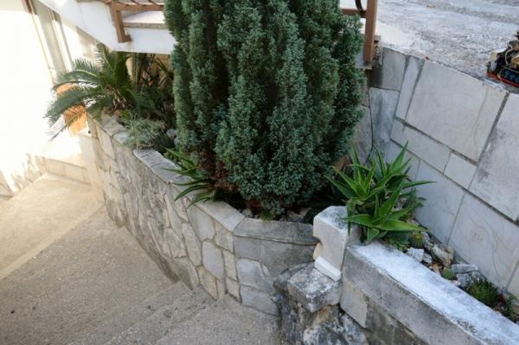 Image 3812032 - 9