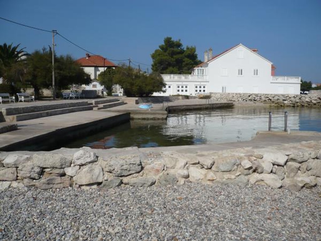 Image 3810815 - 4