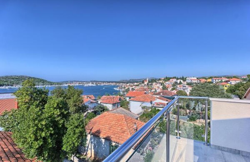 Image 3813557 - 8