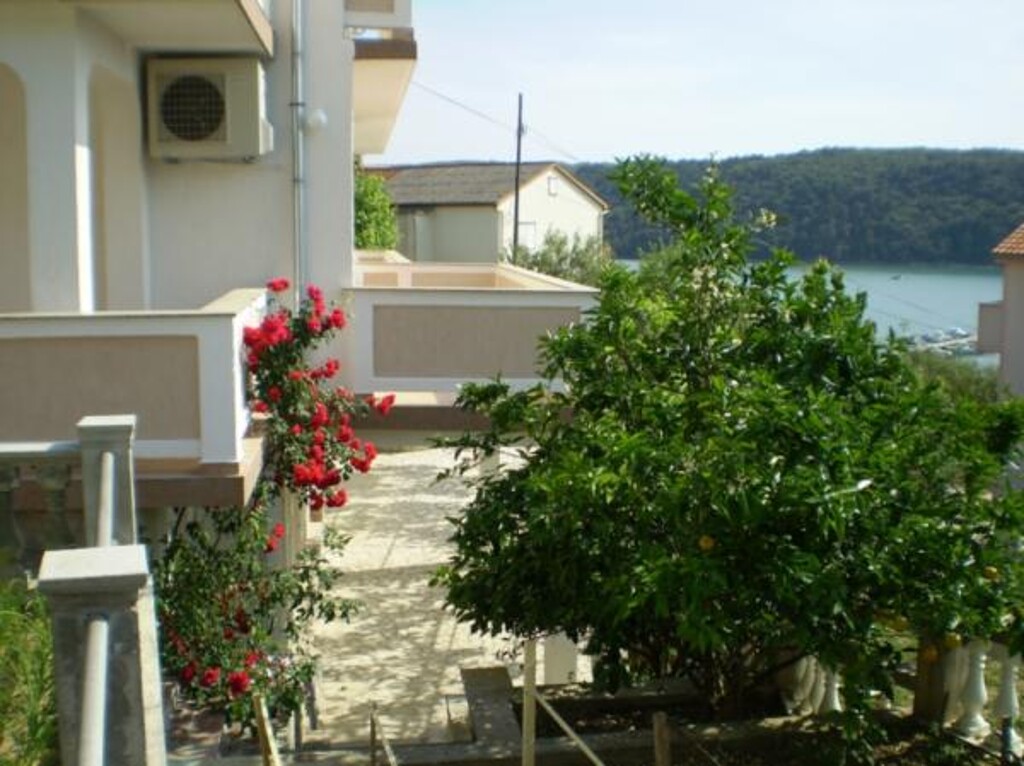 Image 3838856 - 3
