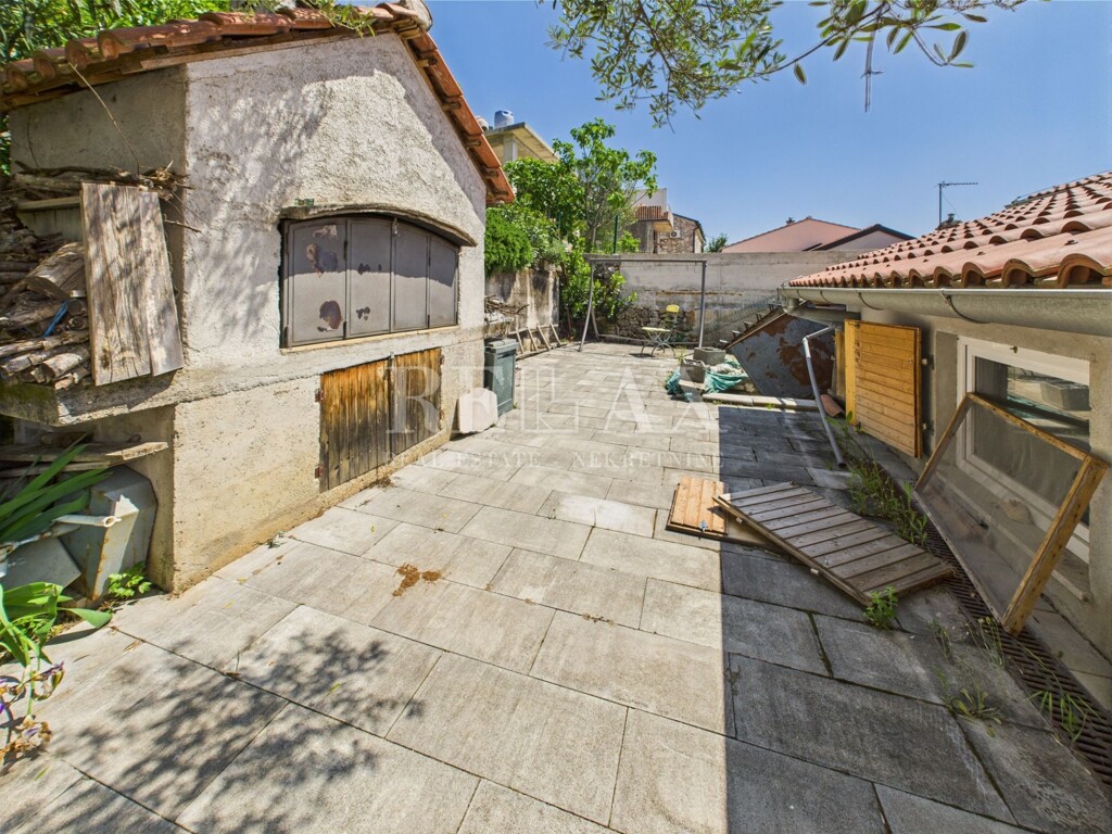 Image 6082521 - 8