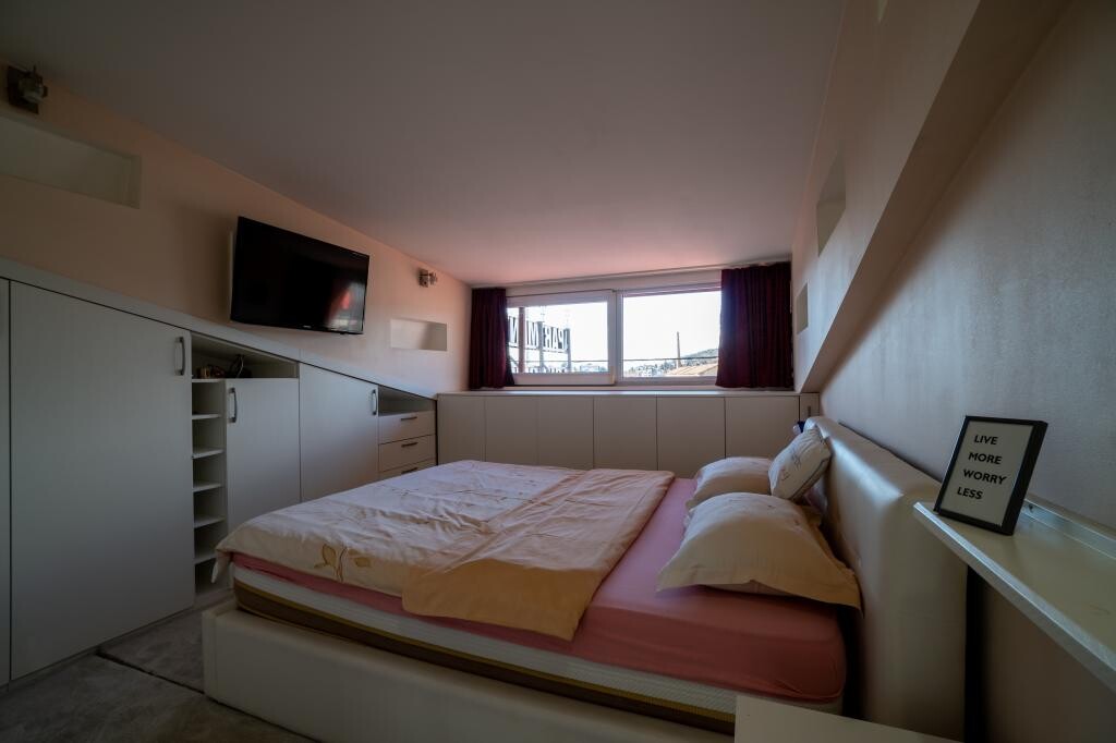 Image 3814021 - 10