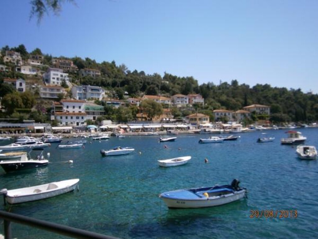 Image 3838929 - 9
