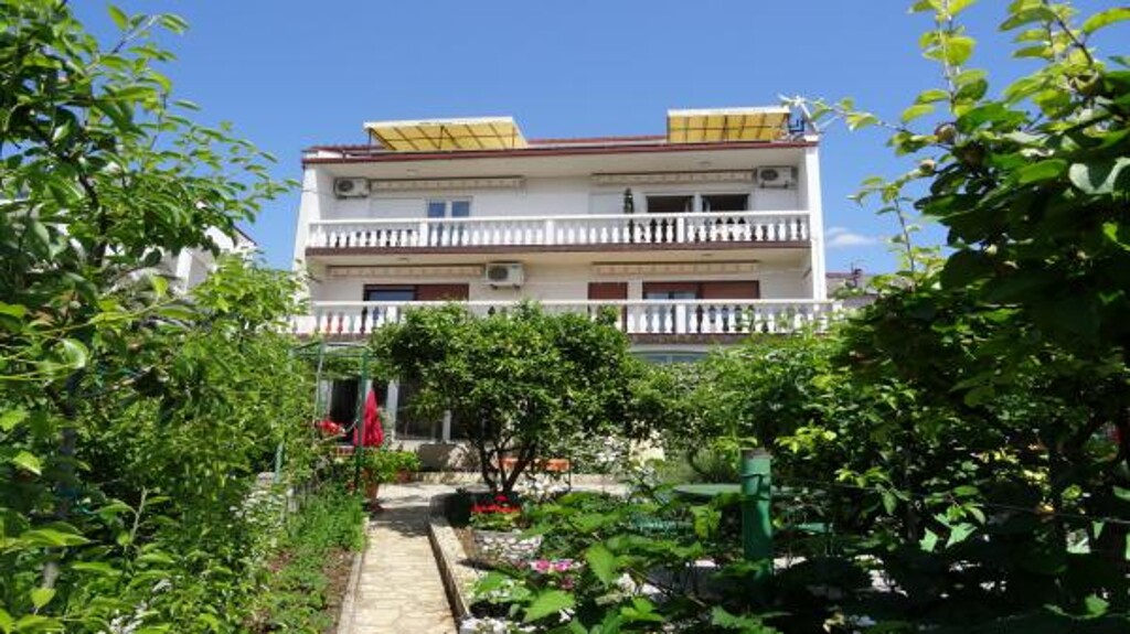 Image 3811724 - 17