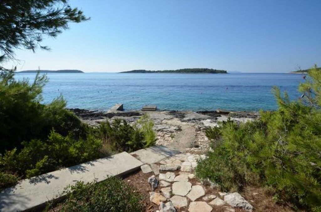 Image 3838950 - 6