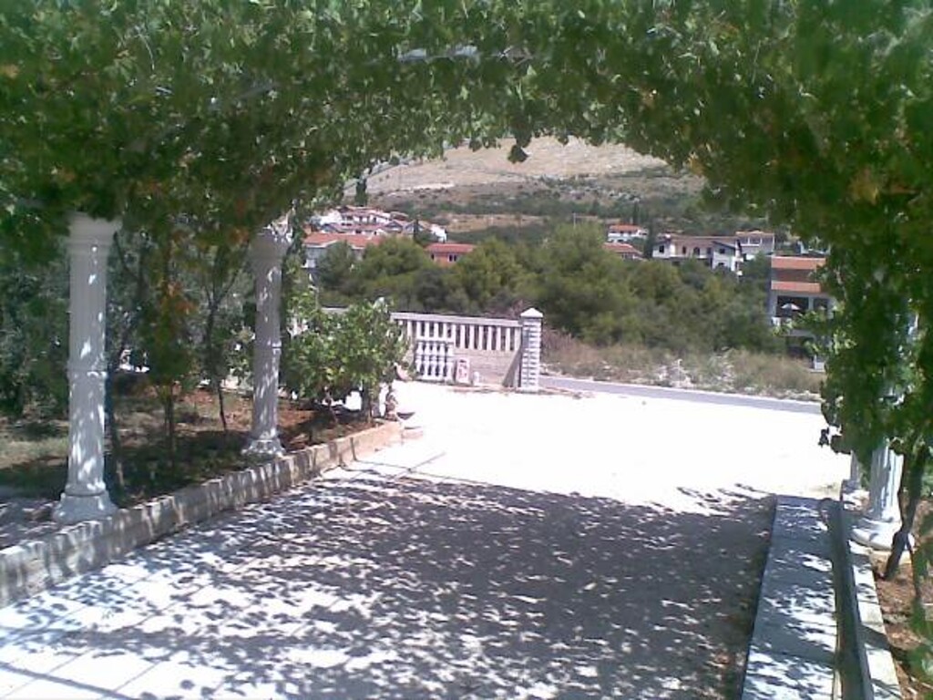 Image 3813823 - 9
