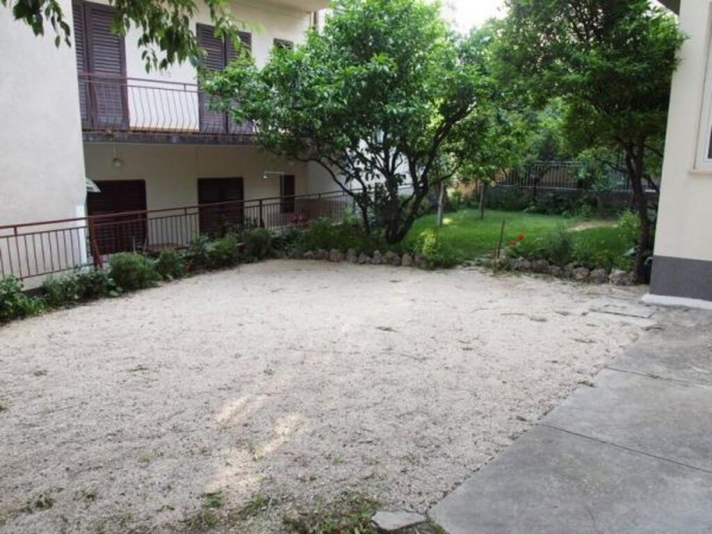 Image 3838725 - 4
