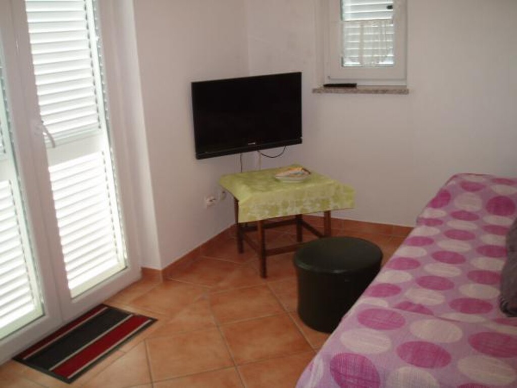 Image 3838458 - 23