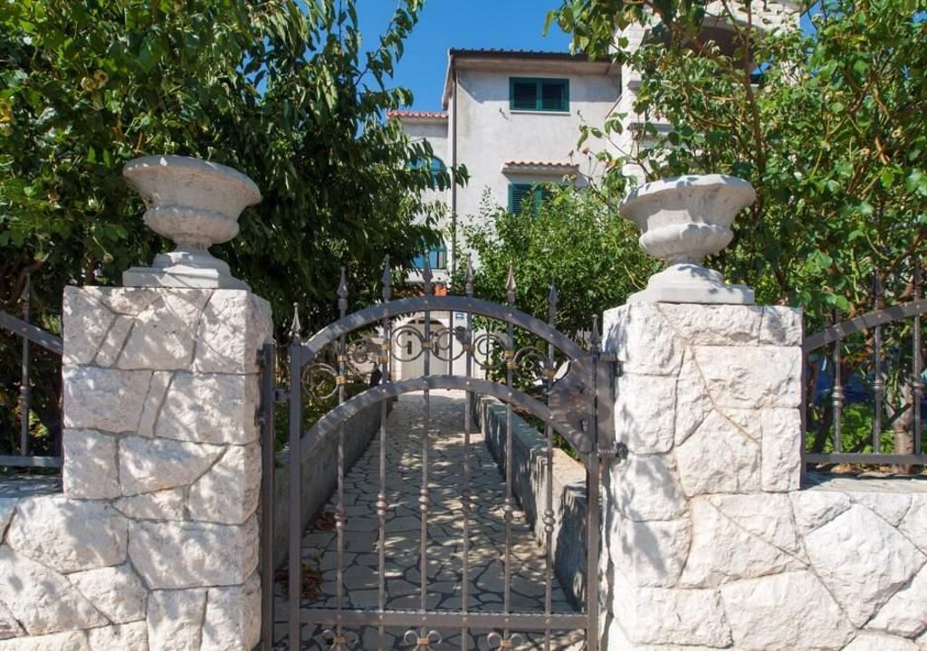 Image 3813137 - 5