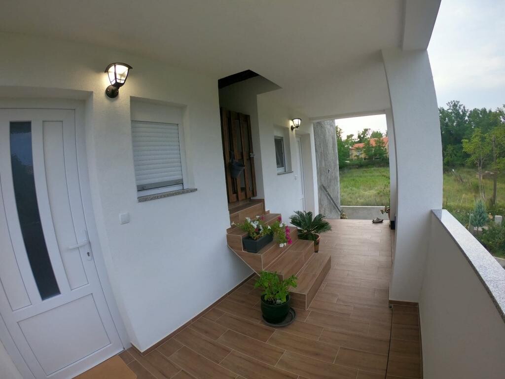 Image 4404932 - 9