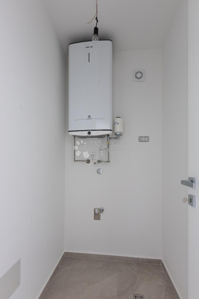 Image 6340728 - 8