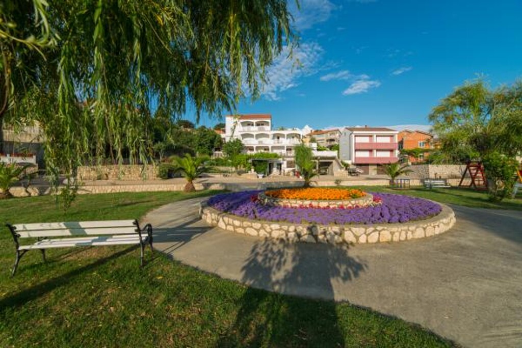 Image 3838916 - 2
