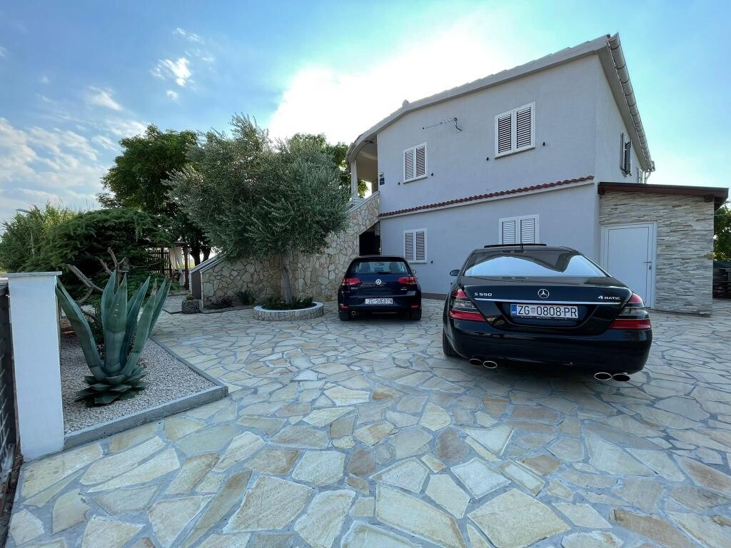 Image 3813989 - 6