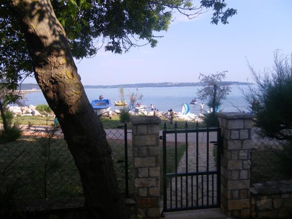 Image 3815330 - 9