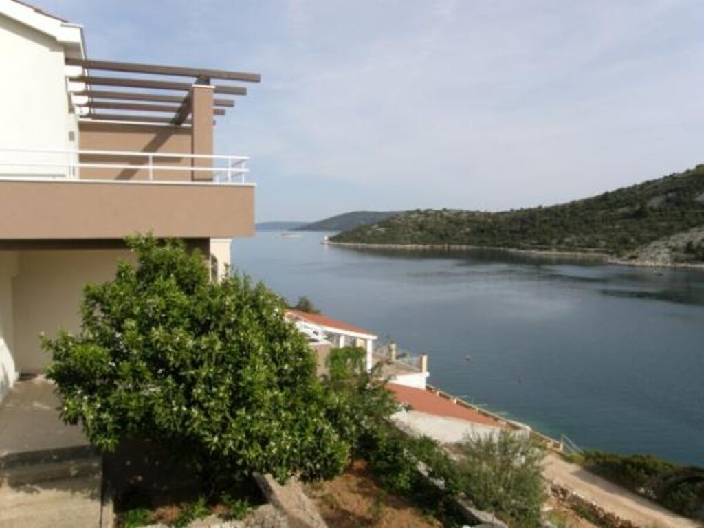 Image 3811243 - 4