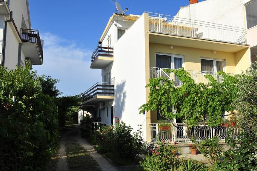 Image 3813963 - 28
