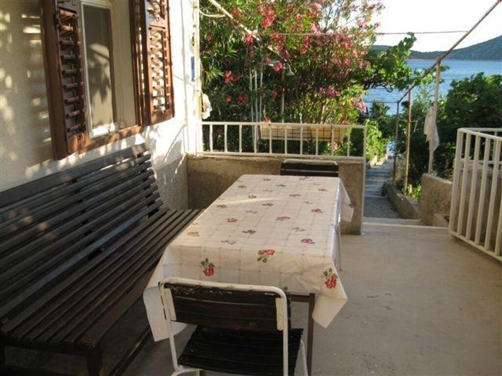 Image 4989934 - 6