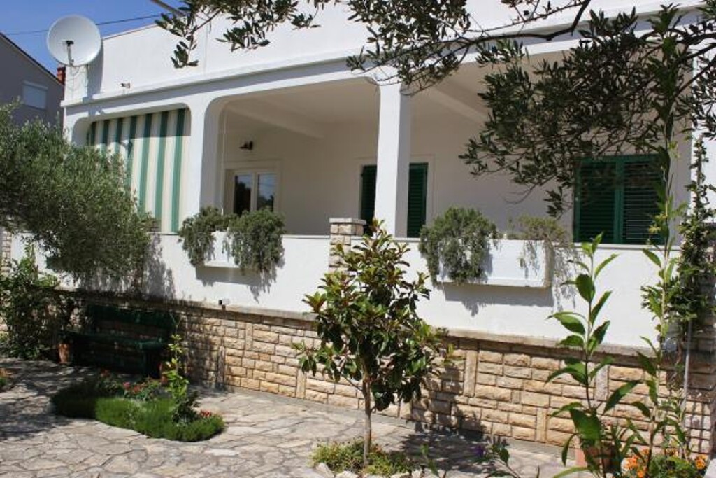 Image 3812105 - 1