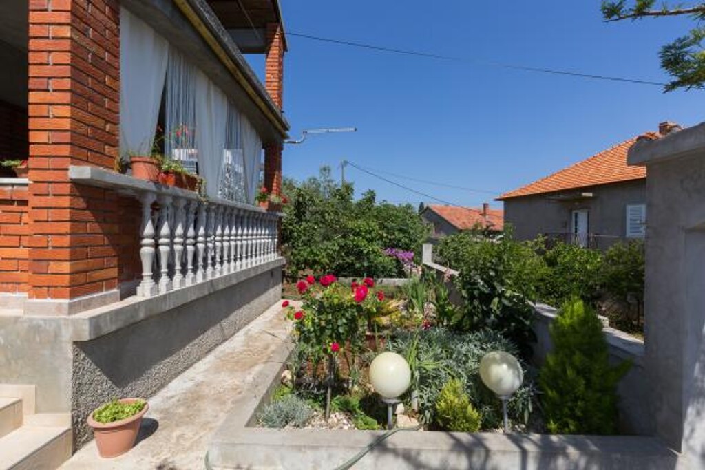 Image 3810710 - 18
