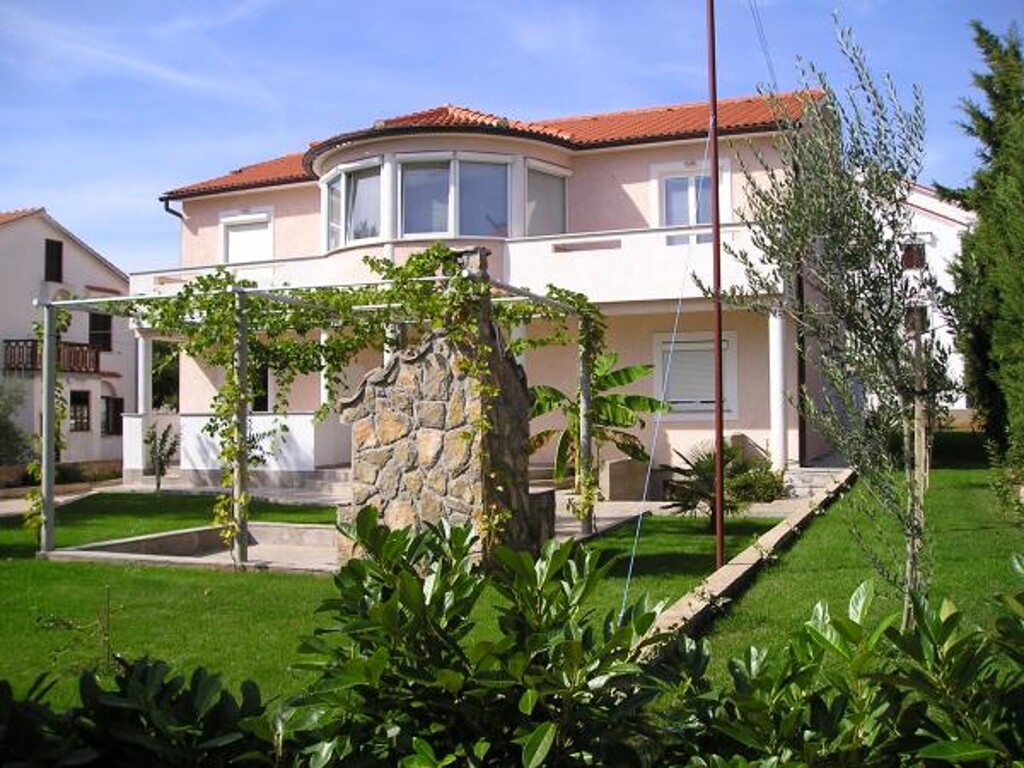 Image 3812030 - 1