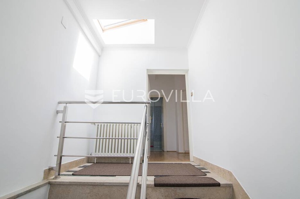 Image 4839127 - 14