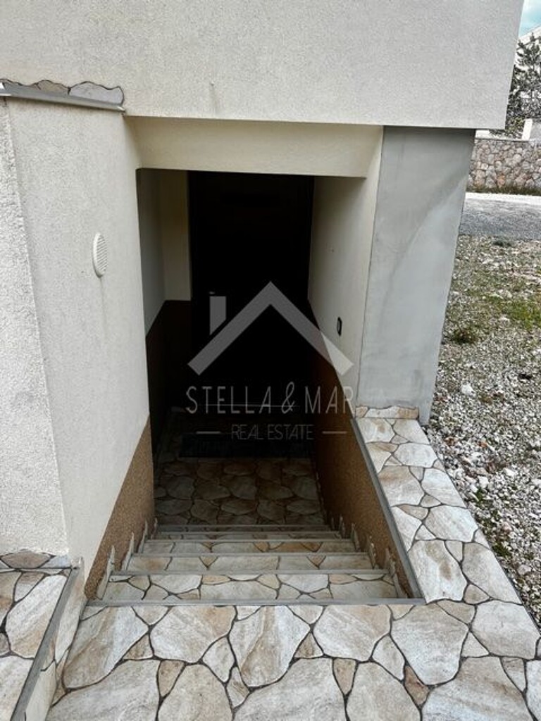 Image 5242676 - 7