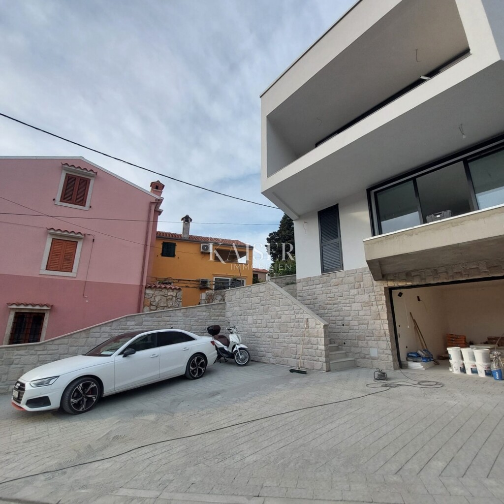 Image 6252614 - 7