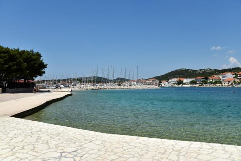 Image 3832222 - 27