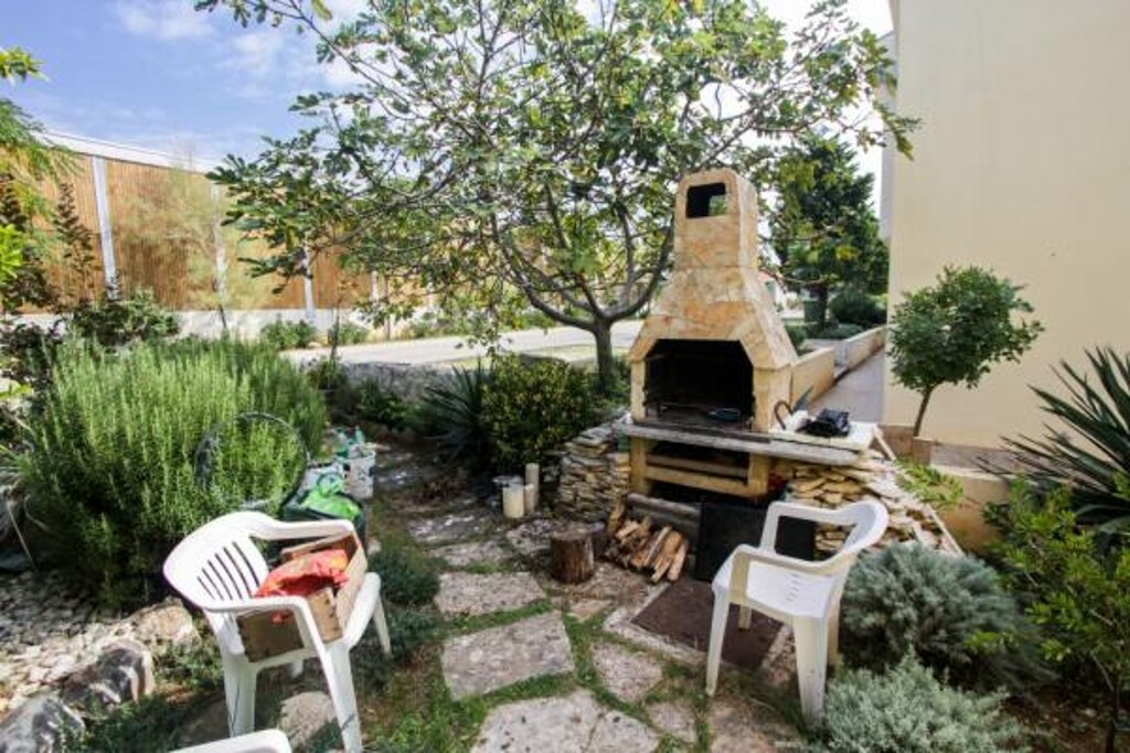 Image 3811520 - 8