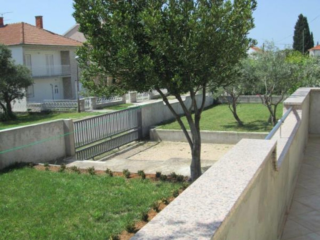 Image 3838685 - 3