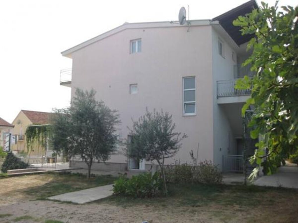 Image 3810862 - 1