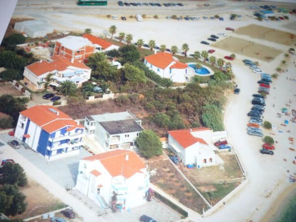 Image 3838635 - 16