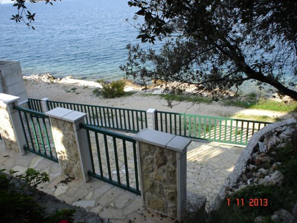 Image 3812005 - 8