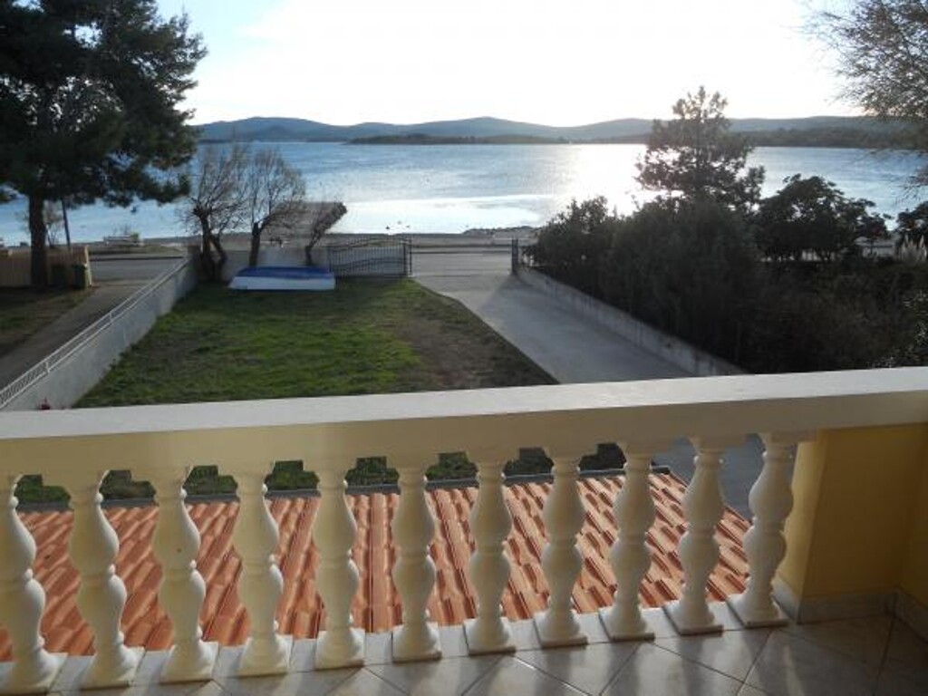 Image 3838955 - 1