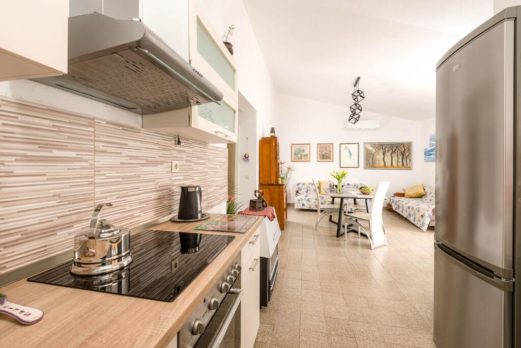 Image 3823147 - 7