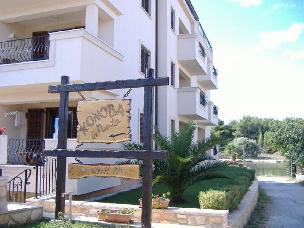 Image 3813236 - 8