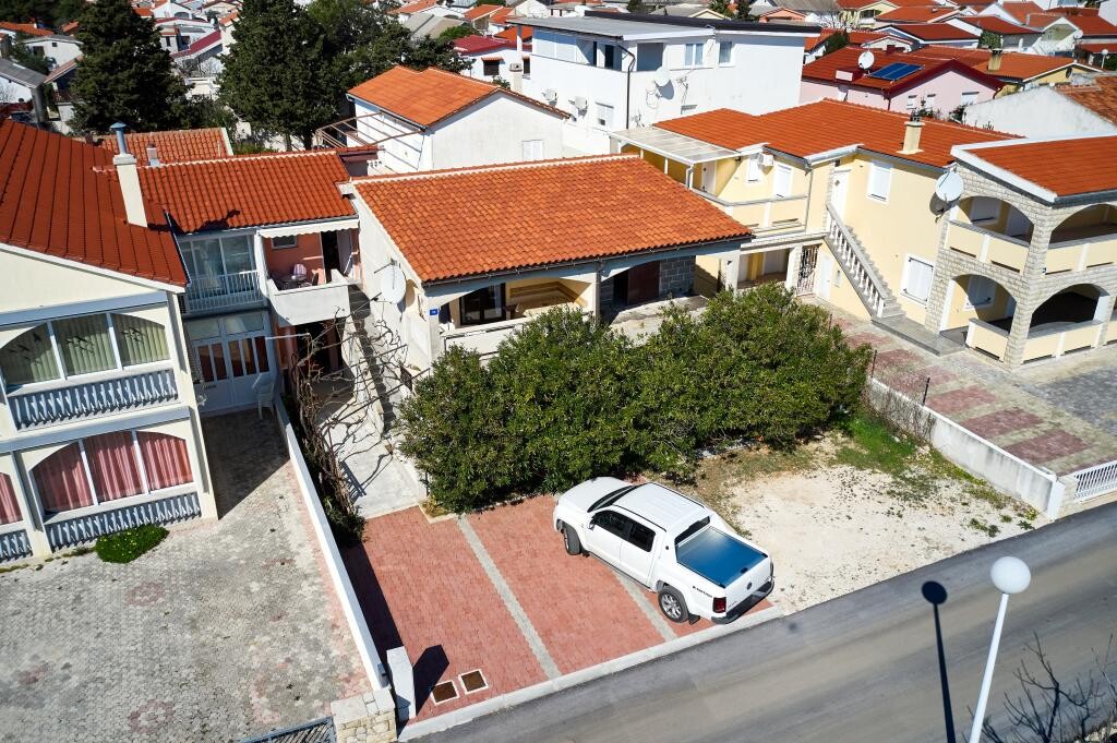 Image 3812959 - 4