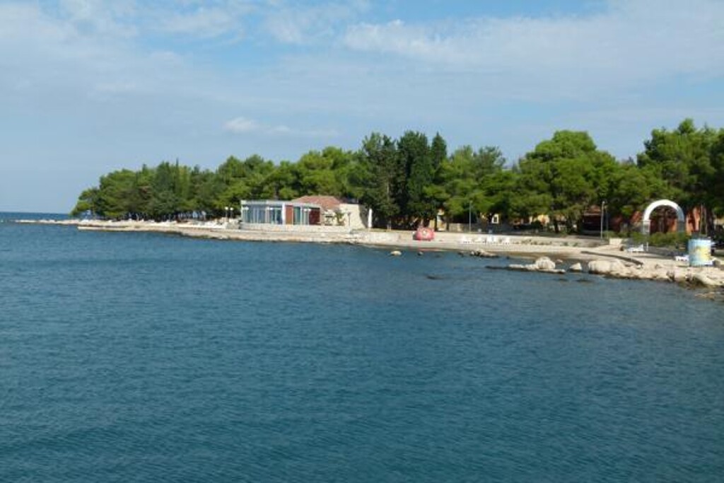 Image 3812210 - 5