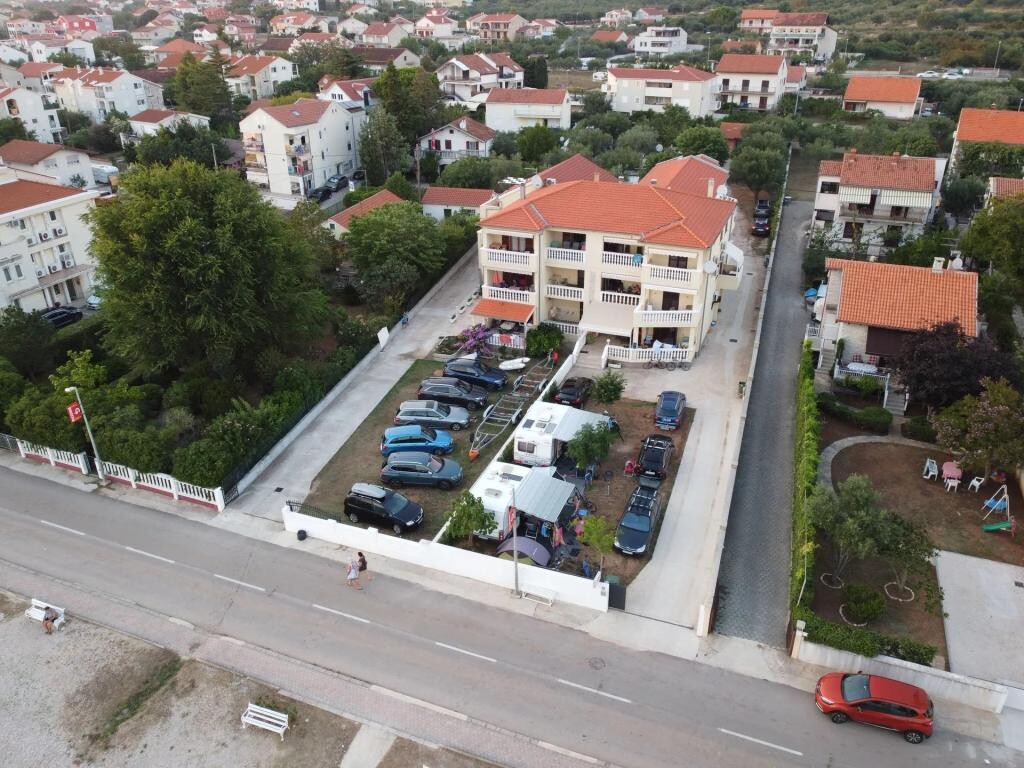 Image 3838827 - 1