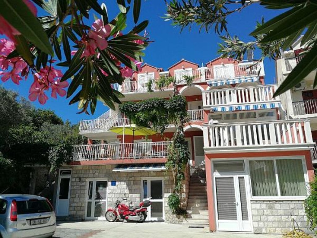 Image 3811440 - 1