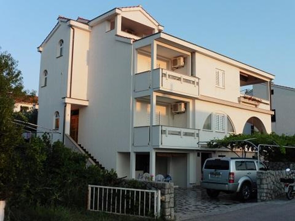 Image 3838877 - 5