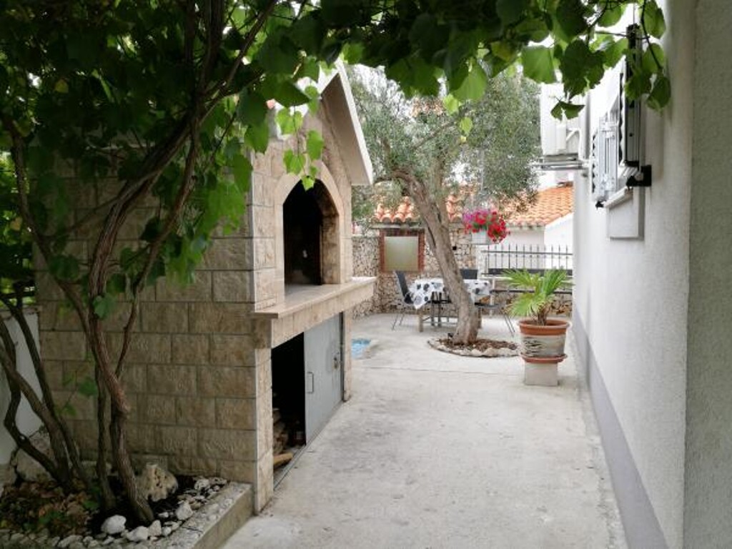 Image 3838904 - 20