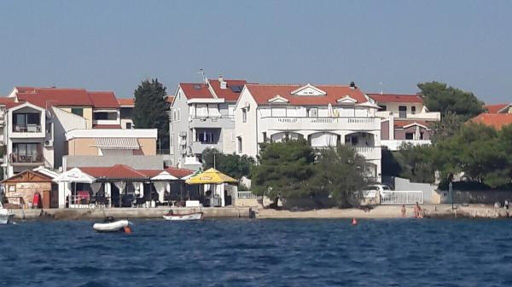 Image 3811726 - 5