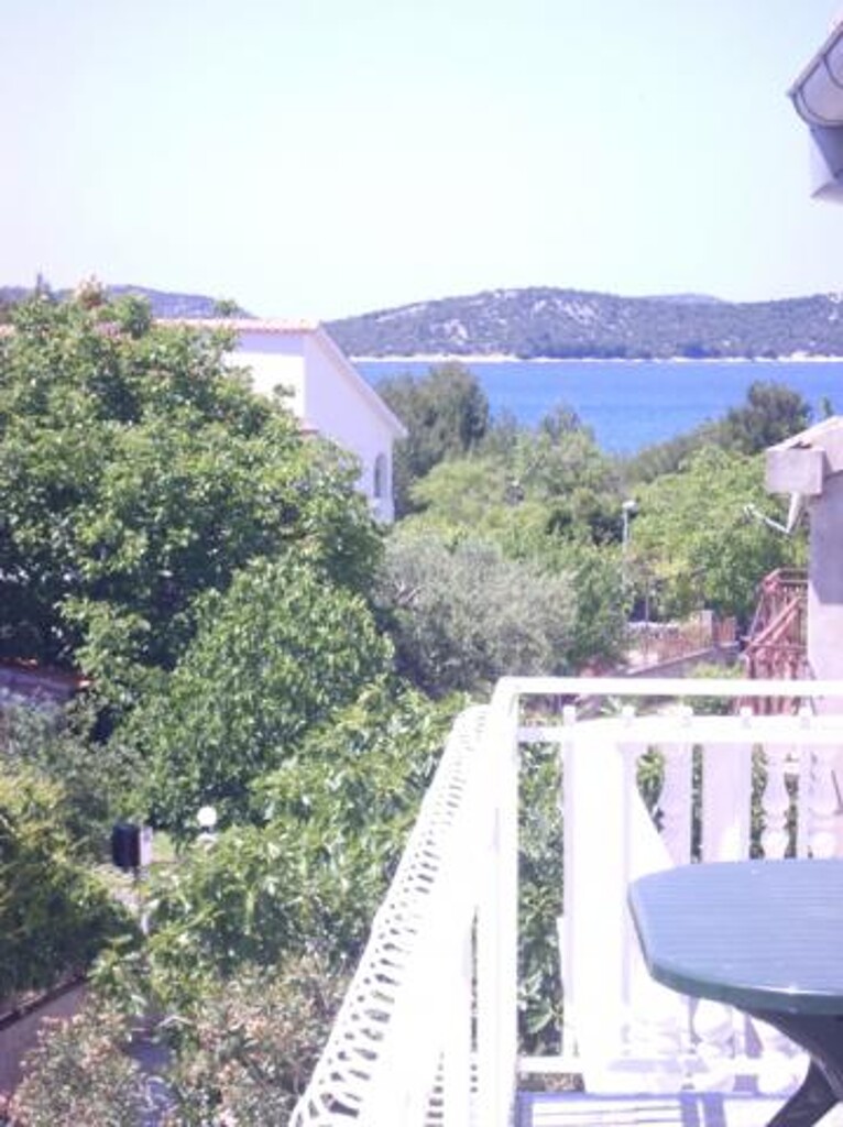 Image 3811060 - 10