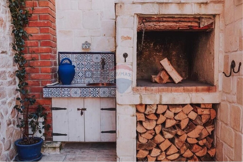 Image 12