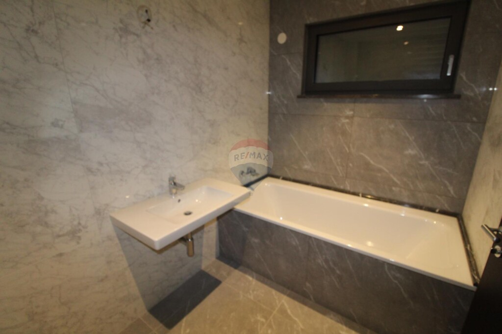 Image 5425626 - 8