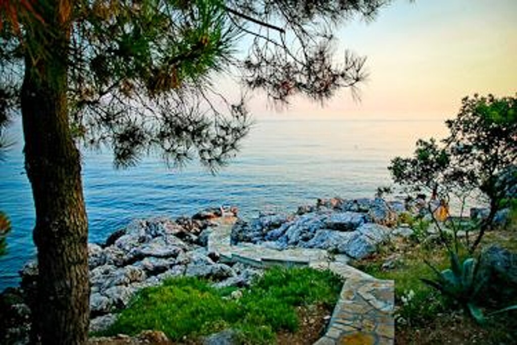 Image 3812661 - 9