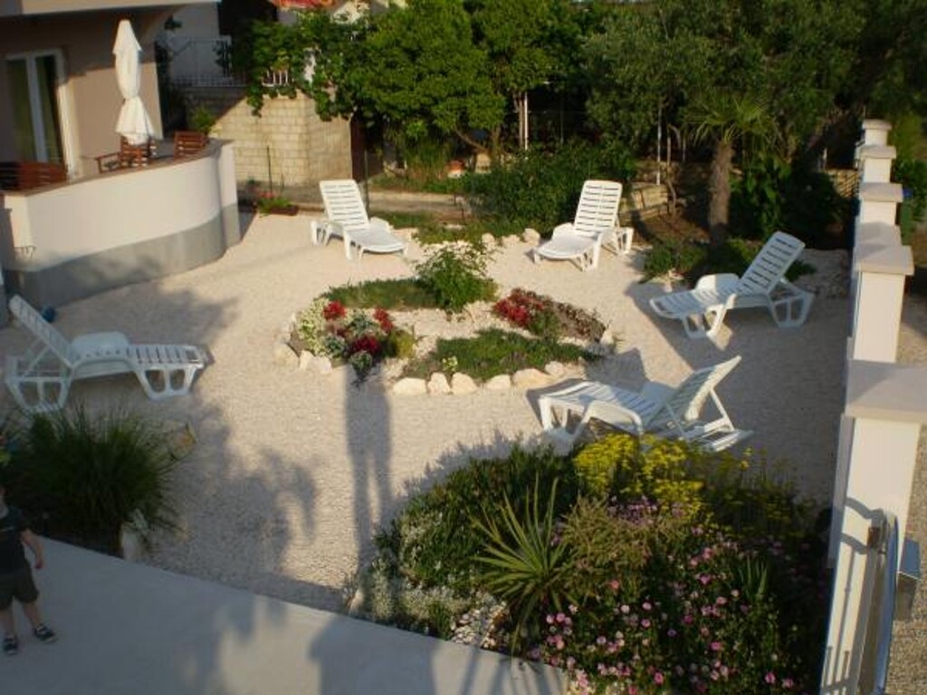 Image 3811685 - 6