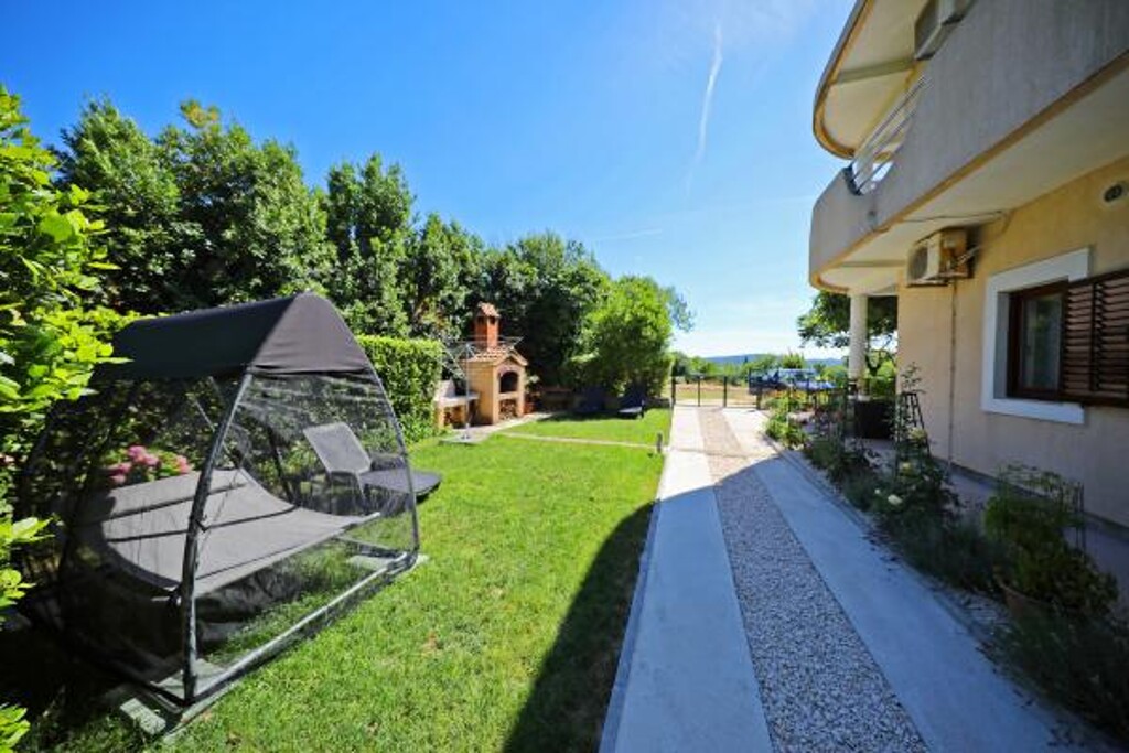 Image 3811371 - 3