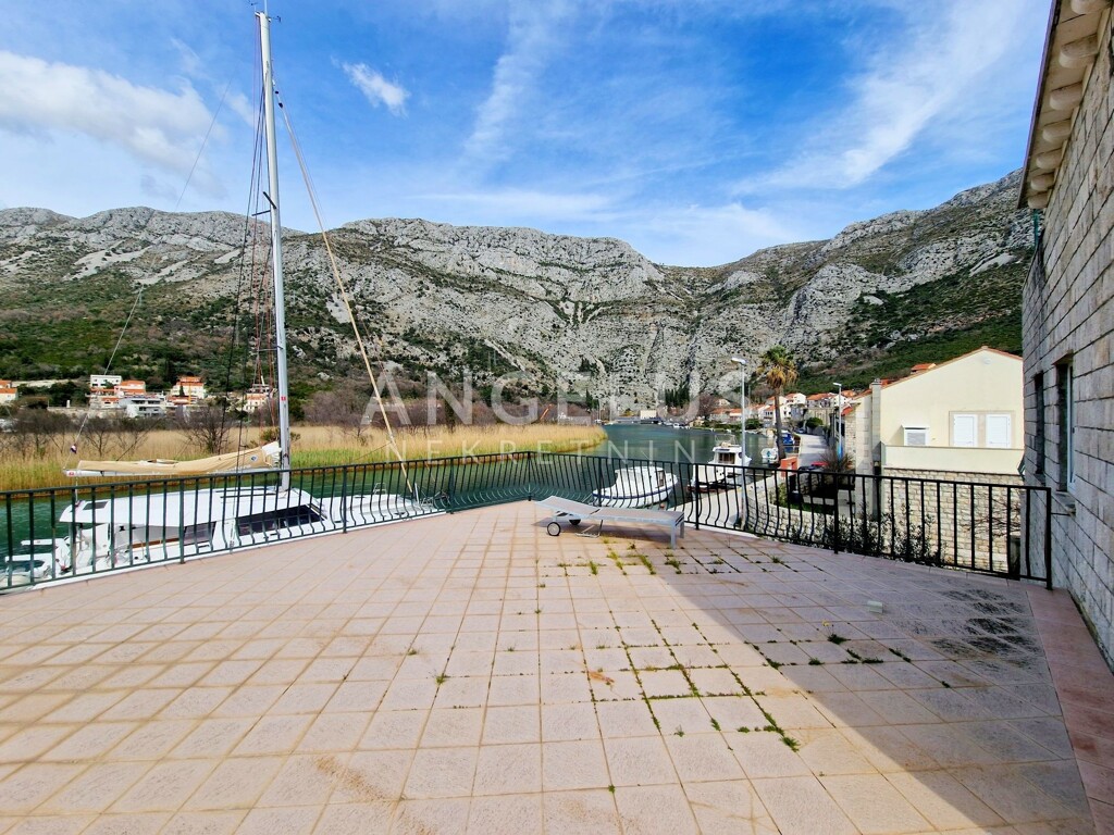 Image 11